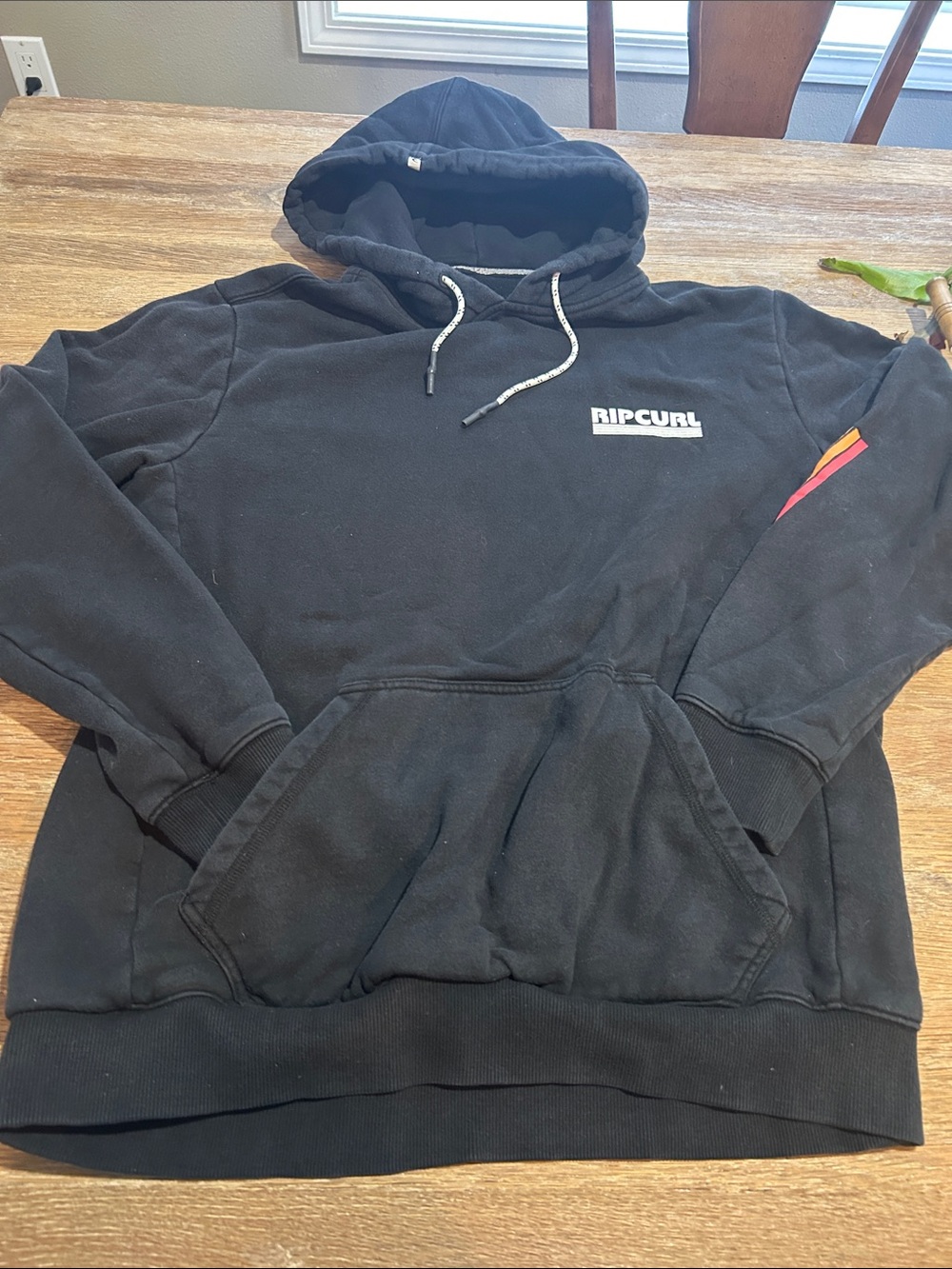 🔥Rip Curl Black Pullover Hoodie with Sleeve Accent size Large